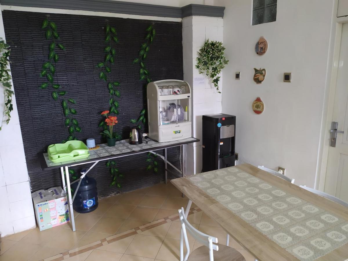 Ndalem Gorongan Guesthouse Maguwo Экстерьер фото